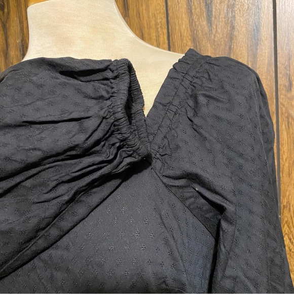 Universal Thread Black Balloon Long Sleeve Shift Dress - Picture 6 of 10